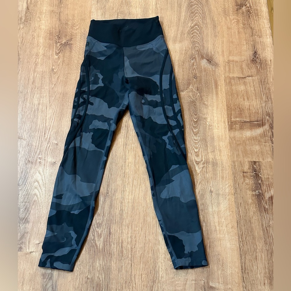 BETTER BODIES black camo workout leggings